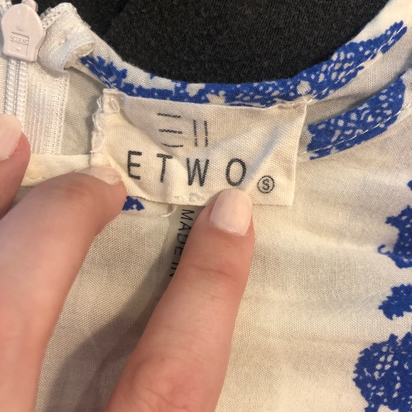 Feather Pattern Crop Top - Picture 3 of 3